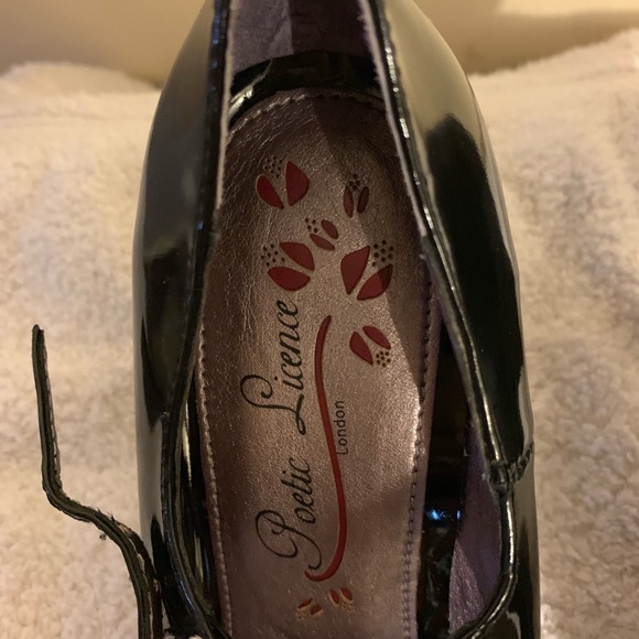 Shoes - Picture 5 of 5